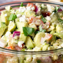 Aprenda a fazer salada de abacate.